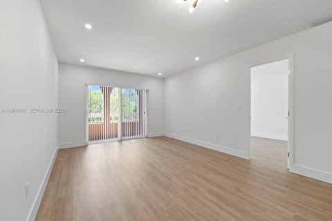 Condominio en venta en Miami, Florida, 1 dormitorio, 66.15 m2 № 2026263 - foto 8