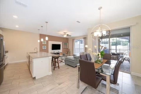 Touwnhouse à vendre à Kissimmee, Floride: 4 chambres, 177.81 m2 № 2099551 - photo 8