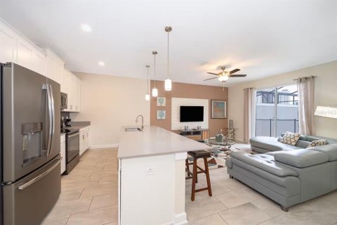 Touwnhouse à vendre à Kissimmee, Floride: 4 chambres, 177.81 m2 № 2099551 - photo 2