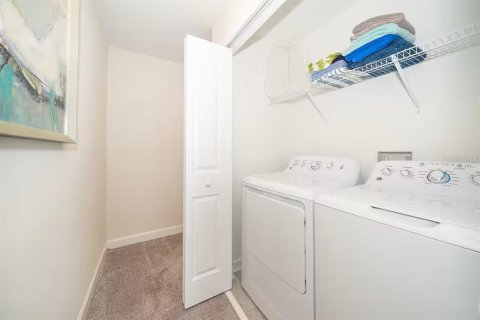 Touwnhouse à vendre à Kissimmee, Floride: 4 chambres, 177.81 m2 № 2099551 - photo 12