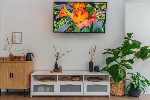 Купить виллу или дом в Норт-Майами-Бич, Флорида 3 спальни, 137.03м2, № 2034514 - фото 6