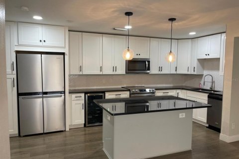 Condo in Orlando, Florida, 3 bedrooms № 2320905