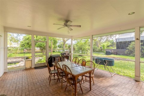Casa en venta en Homestead, Florida, 3 dormitorios, 233.37 m2 № 1924985 - foto 19