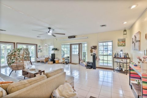 Casa en venta en Homestead, Florida, 3 dormitorios, 233.37 m2 № 1924985 - foto 5