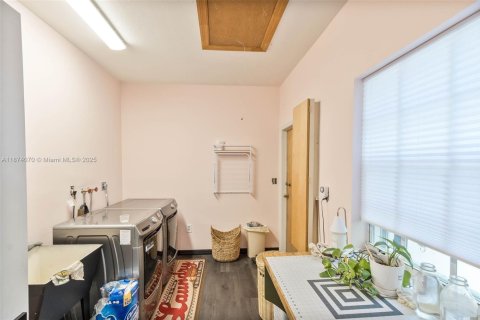 Casa en venta en Homestead, Florida, 3 dormitorios, 233.37 m2 № 1924985 - foto 9