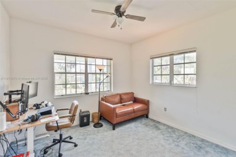 Casa en venta en Homestead, Florida, 3 dormitorios, 233.37 m2 № 1924985 - foto 12