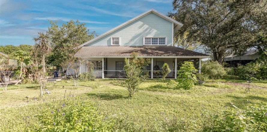 Casa en Homestead, Florida 3 dormitorios, 233.37 m2 № 1924985