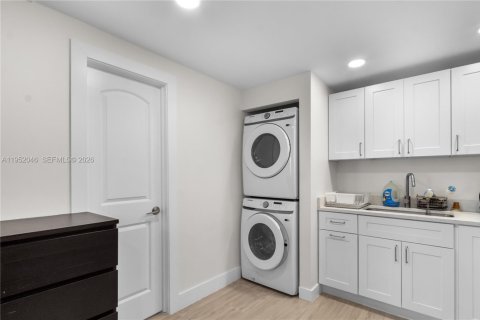 House in Deerfield Beach, Florida 3 bedrooms, 129.51 sq.m. № 2010993 - photo 26