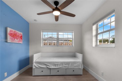 House in Deerfield Beach, Florida 3 bedrooms, 129.51 sq.m. № 2010993 - photo 12