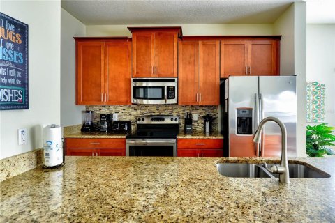 Townhouse in STOREY LAKE in Kissimmee, Florida 5 bedrooms, 197.7 sq.m. № 1615995 - photo 9