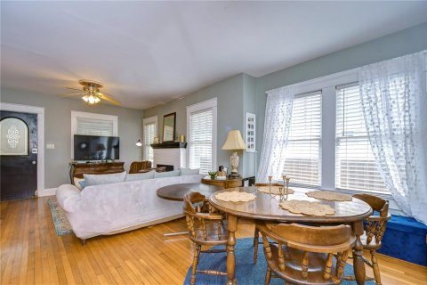 House in Tampa, Florida 4 bedrooms, 154.22 sq.m. № 1725654 - photo 5
