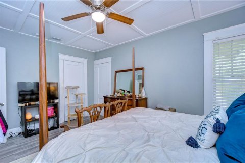 House in Tampa, Florida 4 bedrooms, 154.22 sq.m. № 1725654 - photo 14