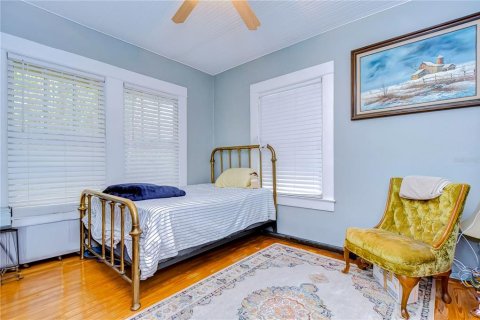 House in Tampa, Florida 4 bedrooms, 154.22 sq.m. № 1725654 - photo 16