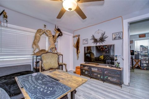 House in Tampa, Florida 4 bedrooms, 154.22 sq.m. № 1725654 - photo 29