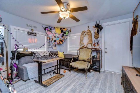 House in Tampa, Florida 4 bedrooms, 154.22 sq.m. № 1725654 - photo 28