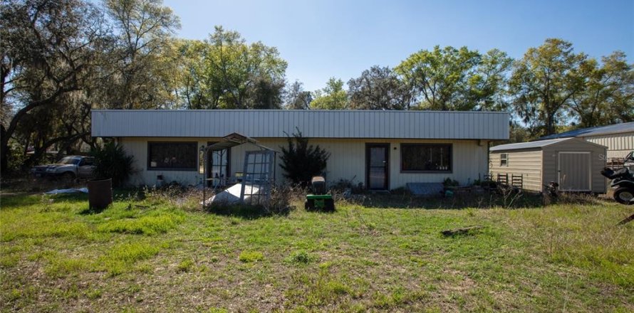 Commercial property in Melrose, Florida 222.97 sq.m. № 1722838