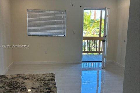 Apartment in Key Largo, Florida № 2000607 - photo 4