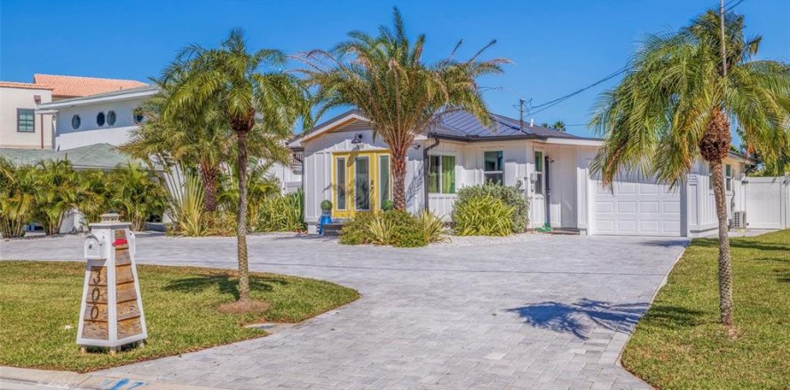 Villa ou maison à Indian Rocks Beach, Floride 3 chambres, 133.22 m2 № 1680421