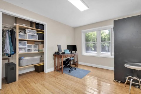 Commercial property in Saint Petersburg, Florida 4 bedrooms, 283.82 sq.m. № 1836865 - photo 25