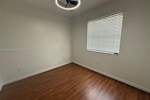 Adosado en alquiler en Homestead, Florida, 4 dormitorios, 143.63 m2 № 1895481 - foto 26