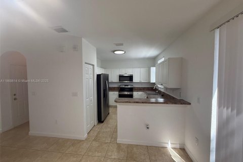 Adosado en alquiler en Homestead, Florida, 4 dormitorios, 143.63 m2 № 1895481 - foto 15