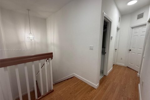 Adosado en alquiler en Homestead, Florida, 4 dormitorios, 143.63 m2 № 1895481 - foto 17