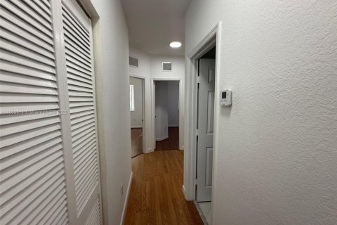 Adosado en alquiler en Homestead, Florida, 4 dormitorios, 143.63 m2 № 1895481 - foto 23