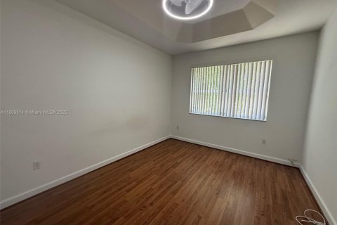 Adosado en alquiler en Homestead, Florida, 4 dormitorios, 143.63 m2 № 1895481 - foto 18