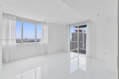Condo in Miami, Florida, 3 bedrooms  № 2088824 - photo 16