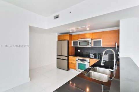 Condo in Miami, Florida, 3 bedrooms  № 2088824 - photo 15