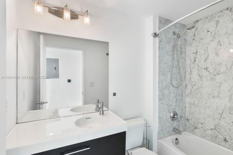 Condo in Miami, Florida, 3 bedrooms  № 2088824 - photo 28