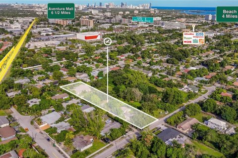 Commercial property in Miami, Florida № 1991694 - photo 3