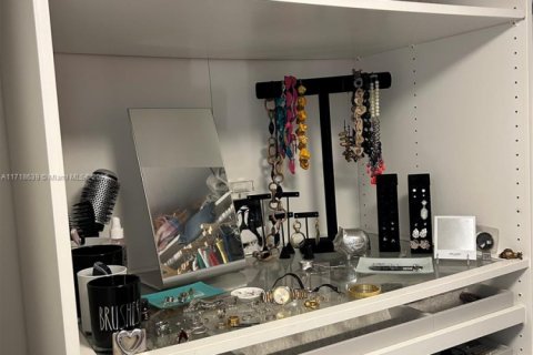 Copropriété à vendre à Miami Beach, Floride: 2 chambres, 104.98 m2 № 1991723 - photo 11