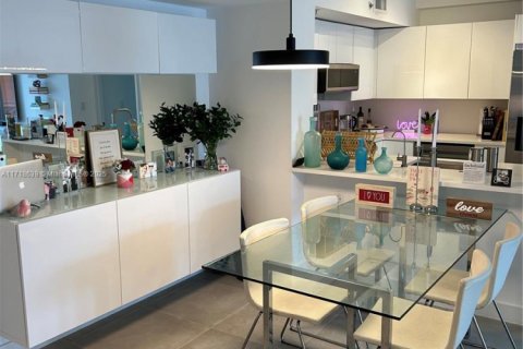 Copropriété à vendre à Miami Beach, Floride: 2 chambres, 104.98 m2 № 1991723 - photo 3