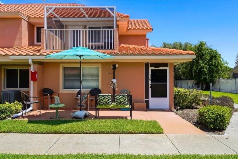 Condominio en Winter Haven, Florida, 2 dormitorios  № 2211460