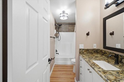 Condominio en venta en Winter Haven, Florida, 2 dormitorios, 86.4 m2 № 2211460 - foto 18
