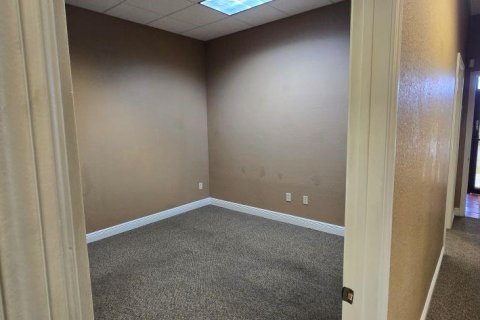 Propiedad comercial en venta en Largo, Florida, 154.22 m2 № 1833079 - foto 4