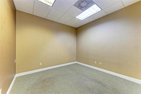 Propiedad comercial en venta en Largo, Florida, 154.22 m2 № 1833079 - foto 18