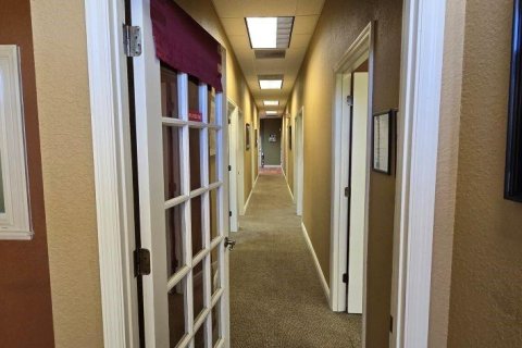 Propiedad comercial en venta en Largo, Florida, 154.22 m2 № 1833079 - foto 2