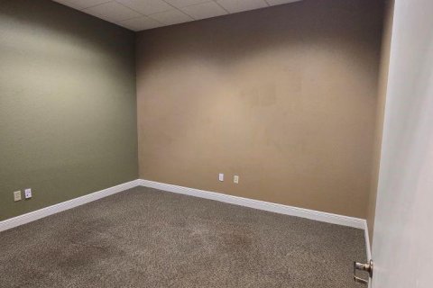 Propiedad comercial en venta en Largo, Florida, 154.22 m2 № 1833079 - foto 8