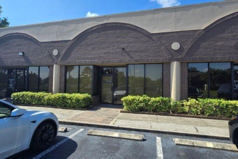 Propiedad comercial en venta en Largo, Florida, 154.22 m2 № 1833079 - foto 1