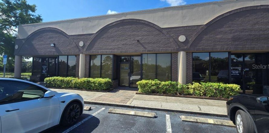 Propiedad comercial en Largo, Florida 154.22 m2 № 1833079