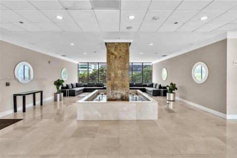Condo in Miami, Florida, 1 bedroom  № 2045071 - photo 6