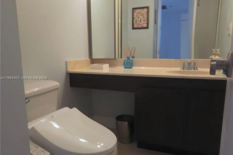 Condo in Miami, Florida, 1 bedroom  № 2045071 - photo 10