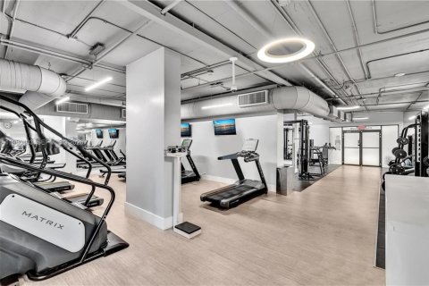 Condo in Miami, Florida, 1 bedroom  № 2045071 - photo 27