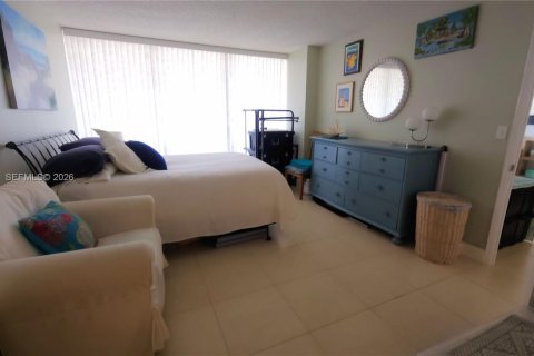 Condo in Miami, Florida, 1 bedroom  № 2045071 - photo 19