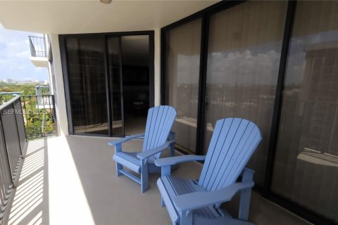 Condo in Miami, Florida, 1 bedroom  № 2045071 - photo 24