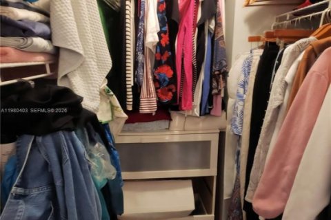 Condo in Miami, Florida, 1 bedroom  № 2045071 - photo 21