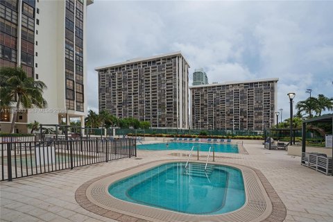 Condo in Miami, Florida, 1 bedroom  № 2045071 - photo 30