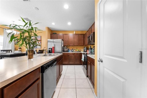 House in Davenport, Florida 4 bedrooms, 148.64 sq.m. № 1808360 - photo 7